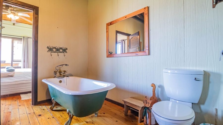 5 Bedroom Property for Sale in Lovemore Park Eastern Cape